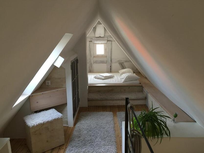 Galerie Wohnung mit Charme zur Zwischenmiete vom 21.9.-11.10.25