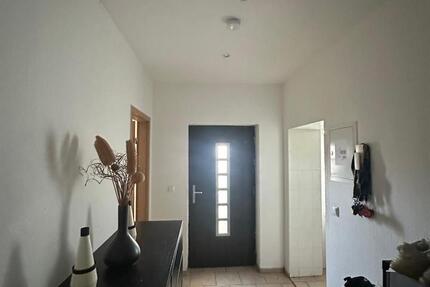 ruhige 2-Raum Wohnung in Bahnhofsnähe in Bitterfeld ab 1. Januar zimmer