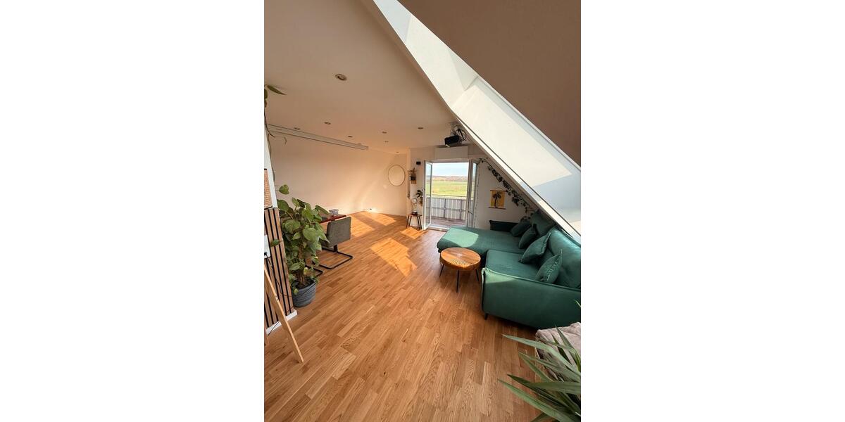 Dachgeschoßwohnung Cadolzburg - 3 Zimmer, 94 m&sup2;, 1.175&euro; | Angebot:26042536