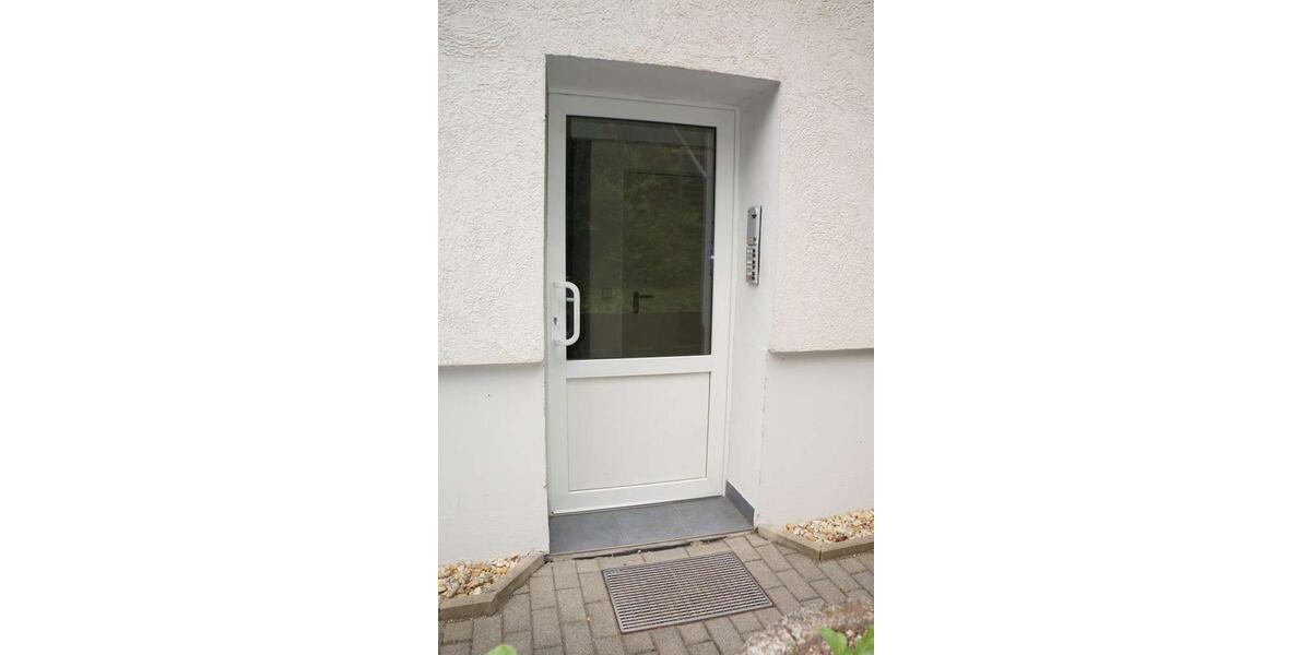 Dachgeschoßwohnung Zwickau - 1 Zimmer, 38 m&sup2;, 240&euro; | Angebot:25977801