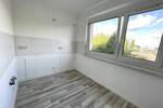 Modern geschnittene 3-Raum-Wohnung mit verglastem Balkon