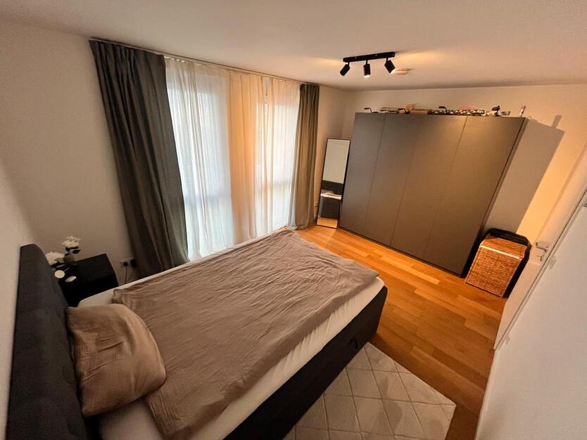WG-Zimmer in zentraler Lage Berufstätigen-WG — Weiter Bilder fo