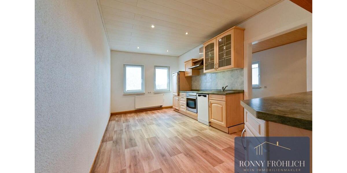 XL 5-Raum-Wohnung in Lauter-Bernsbach mit Einbauküche und viel Platz zu Mieten 5 zimmer