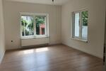 Traumhafte 3 Zimmer EG Wohnung mit zwei Terassen + zwei Garagen + großen Garten zu vermieten 3 zimmer