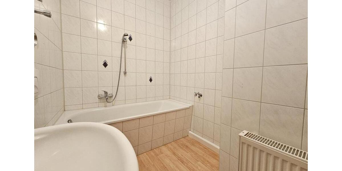 Etagenwohnung Werdau - 3 Zimmer, 60 m&sup2;, 332&euro; | Angebot:26662738