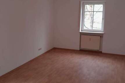 Wohnung Traunreut - 4 Zimmer, 88 m&sup2;, 882&euro; | Angebot:25625309
