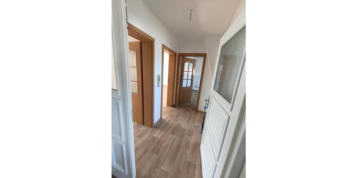 Dachgeschoßwohnung Lauta - 2 Zimmer, 57 m&sup2;, 419&euro; | Angebot:25868354