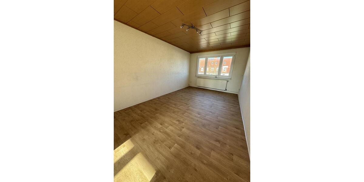 Etagenwohnung Nienburg (Saale) - 3 Zimmer, 57 m&sup2;, 330&euro; | Angebot:26251281