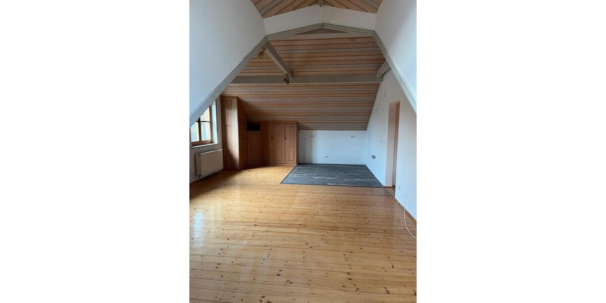 Dachgeschoßwohnung Vilshofen an der Donau - 3 Zimmer, 82 m&sup2;, 738&euro; | Angebot:25524337