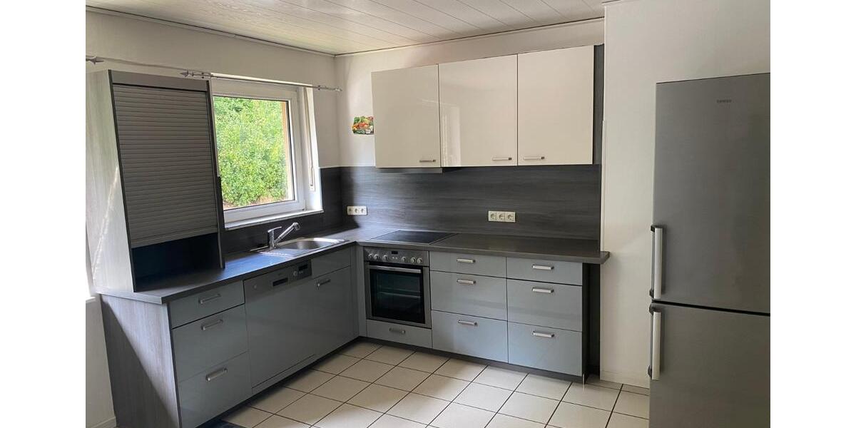 Helle 2-Zimmer-Wohnung mit Balkon zimmer