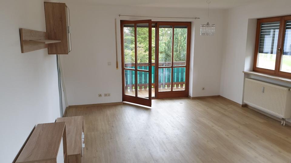 Etagenwohnung Aldersbach - 3 Zimmer, 80 m&sup2;, 720&euro; | Angebot:24379594