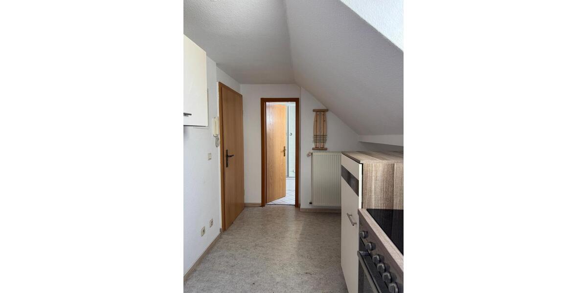 Dachgeschoßwohnung Magdeburg Diesdorf - 1 Zimmer, 30 m&sup2;, 270&euro; | Angebot:25855764