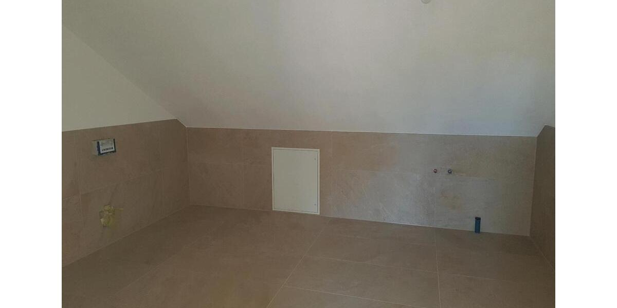 Dachgeschoßwohnung Füssen - 1 Zimmer, 100 m&sup2;, 1.250&euro; | Angebot:25542966