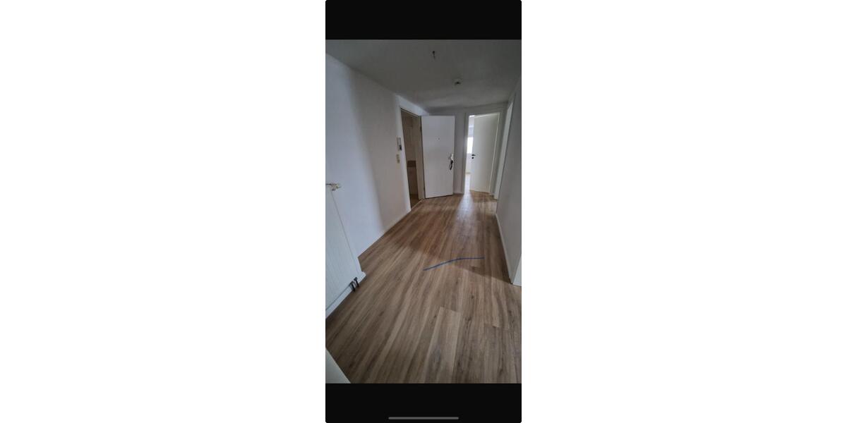 Dachgeschoßwohnung Zerbst (Anhalt) - 2.5 Zimmer, 63 m&sup2;, 410&euro; | Angebot:25402443