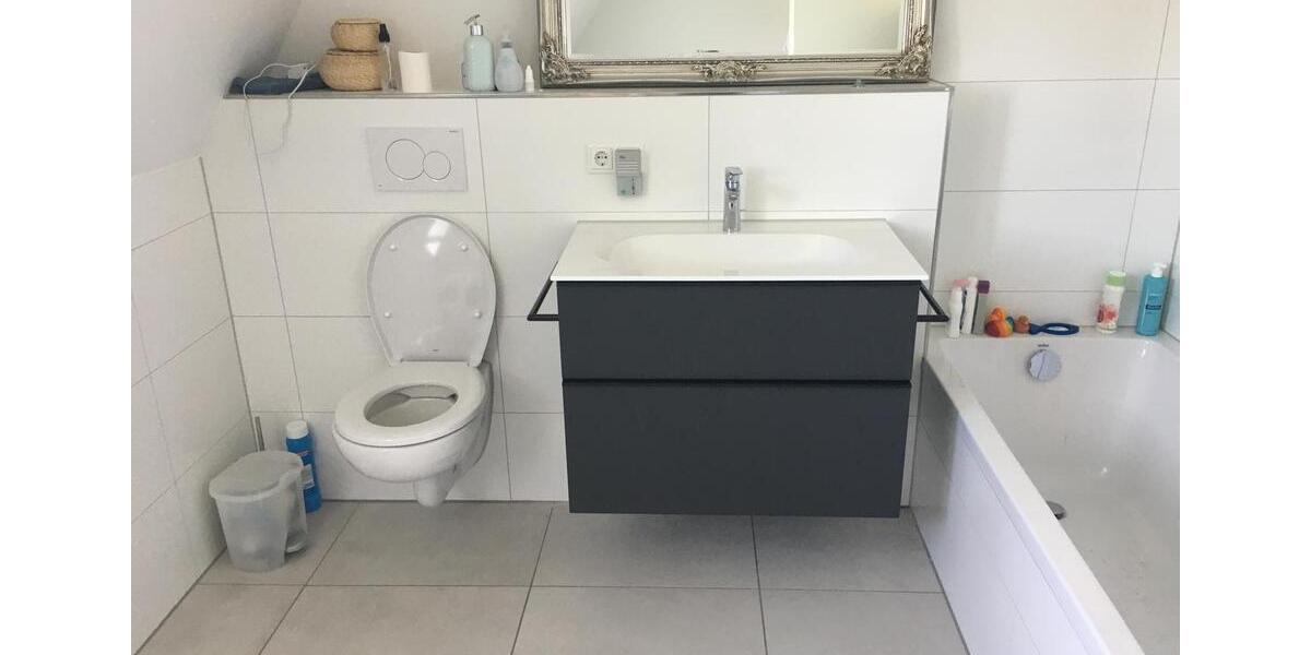 Dachgeschoßwohnung Nürnberg Sankt Leonhard - 4 Zimmer, 100 m&sup2;, 1.600&euro; | Angebot:24703625