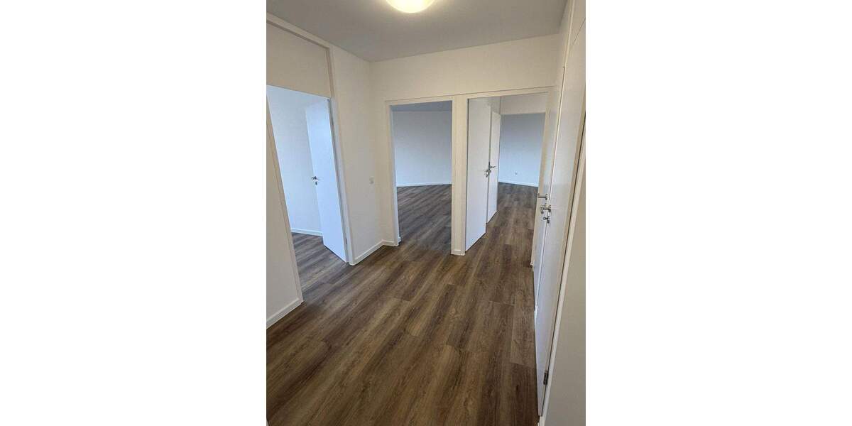 Etagenwohnung Köln Westhoven - 3 Zimmer, 96 m&sup2;, 1.400&euro; | Angebot:25154092