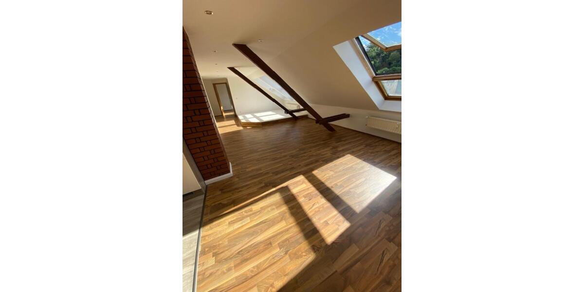 Dachgeschoßwohnung Meißen - 3 Zimmer, 75 m&sup2;, 560&euro; | Angebot:25359833