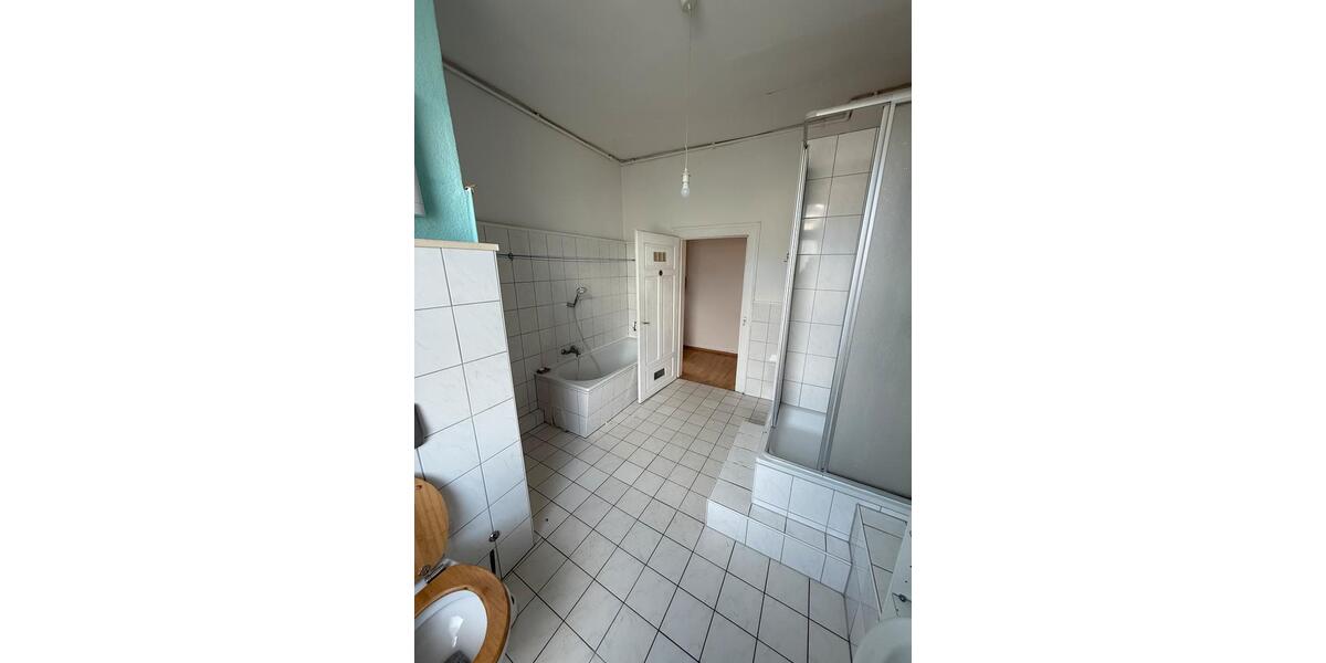 Etagenwohnung Wiesbaden - 4 Zimmer, 95 m&sup2;, 1.300&euro; | Angebot:24746302