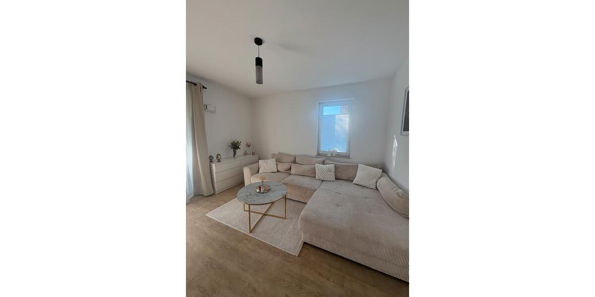 Schöne 2,5 Zimmer Wohnung zimmer