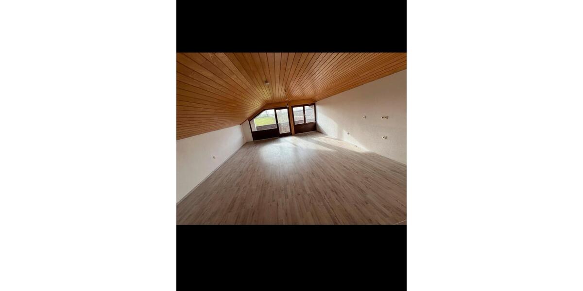 Dachgeschoßwohnung Uttenweiler - 4 Zimmer, 110 m&sup2;, 1.250&euro; | Angebot:25332645