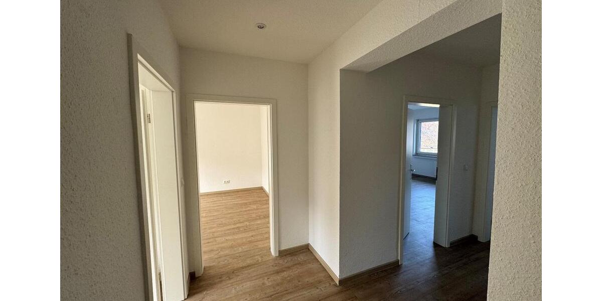Etagenwohnung Siegen - 3 Zimmer, 71 m&sup2;, 639&euro; | Angebot:26645324