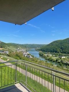 Traumwohnung mit Balkon und Moselpanorama zimmer