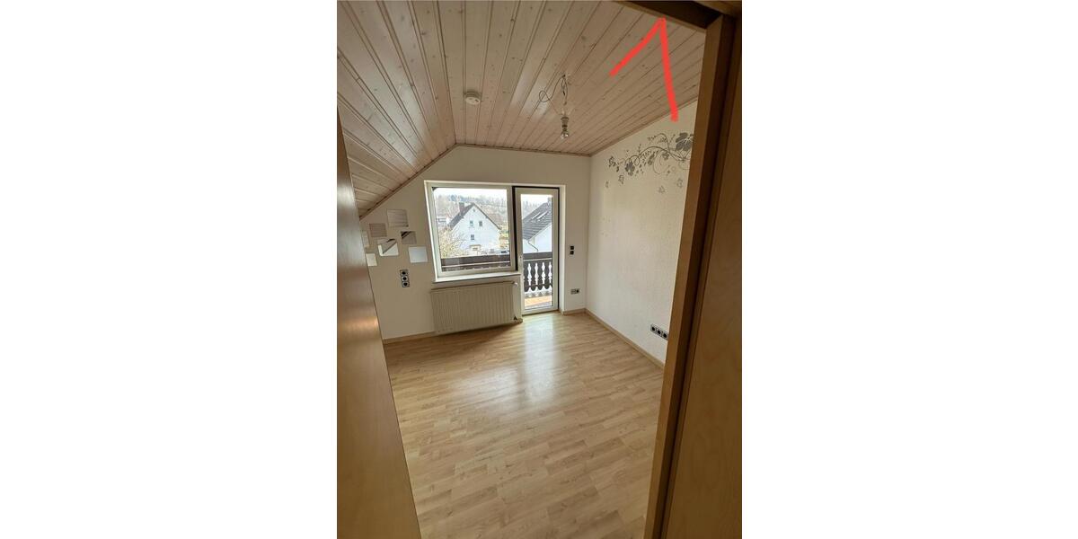 Dachgeschoßwohnung Bebra - 3 Zimmer, 100 m&sup2;, 780&euro; | Angebot:24753647