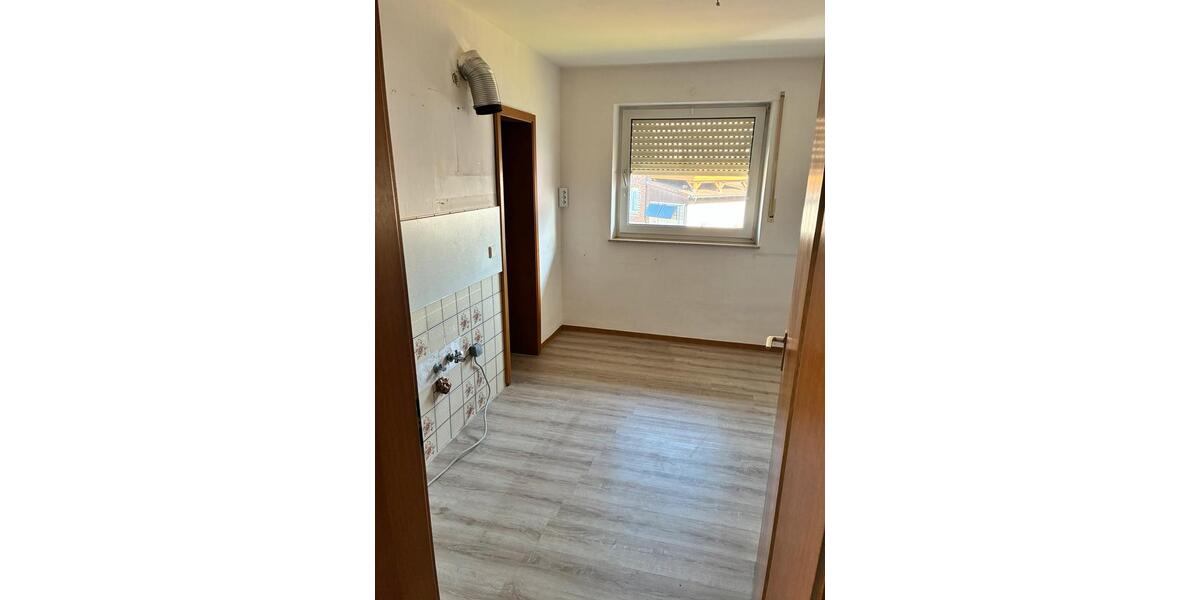 Etagenwohnung Bebra - 2 Zimmer, 89 m&sup2;, 650&euro; | Angebot:25932476