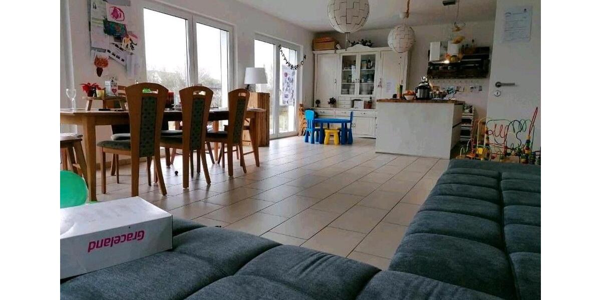 Einfamilienhaus Tasdorf - 8 Zimmer, 185 m&sup2;, 2.500&euro; | Angebot:24840038