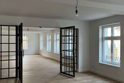 Wohnung Eberswalde - 3 Zimmer, 132 m&sup2;, 1.975&euro; | Angebot:24317693