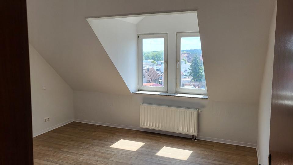 Dachgeschoßwohnung Zeitz - 3 Zimmer, 82 m&sup2;, 440&euro; | Angebot:25974887
