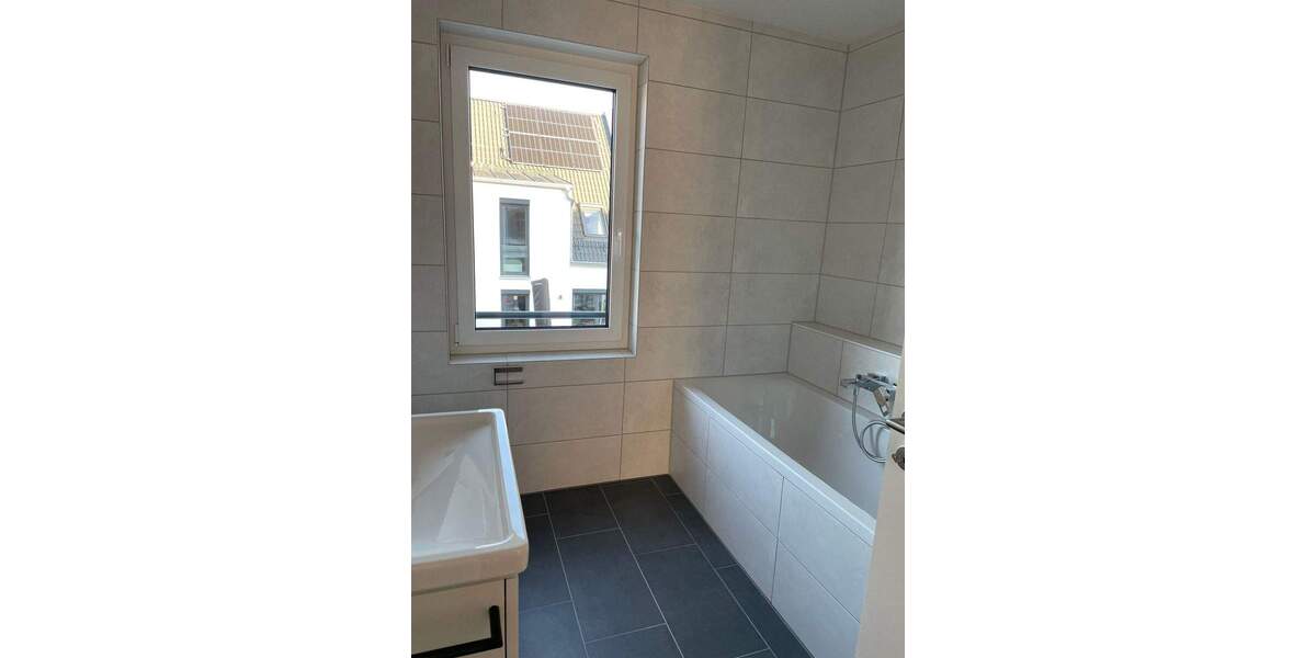 Etagenwohnung Erlangen Dechsendorf - 4 Zimmer, 92 m&sup2;, 1.490&euro; | Angebot:24858386