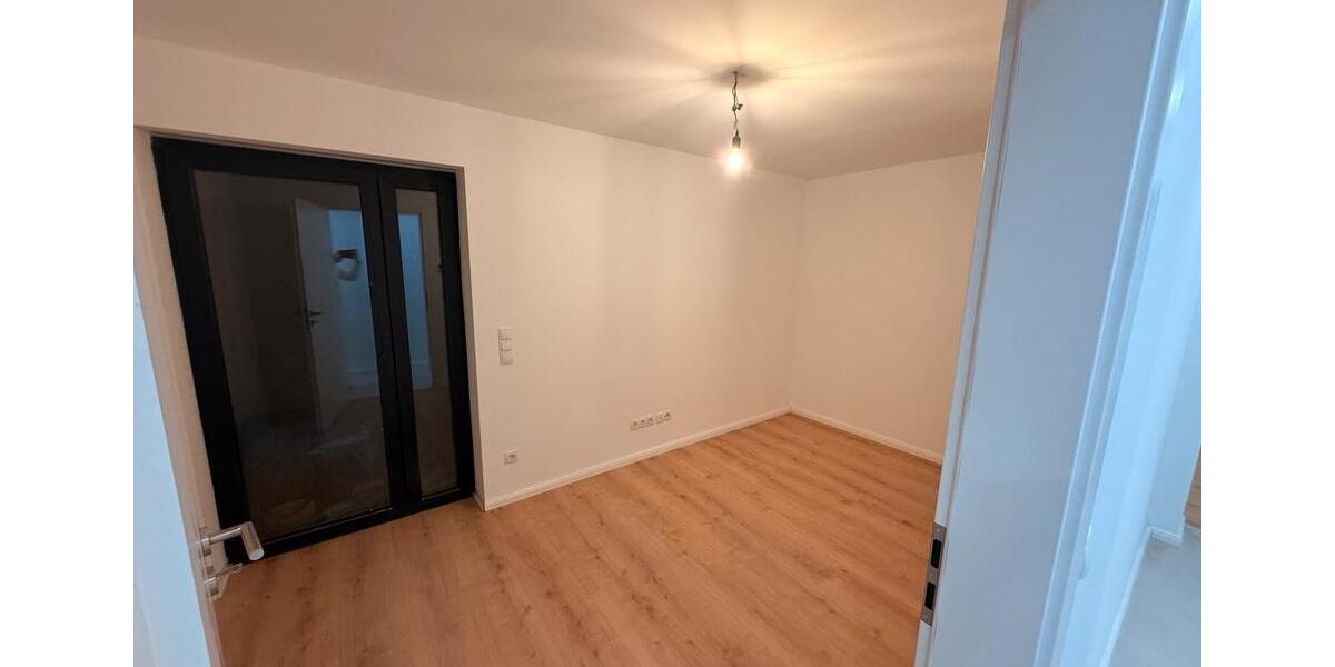 Erdgeschoßwohnung Niedernhausen - 5 Zimmer, 178 m&sup2;, 1.800&euro; | Angebot:26084920