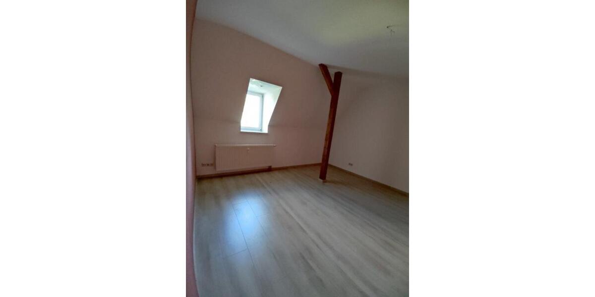 Dachgeschoßwohnung Grünhainichen - 3 Zimmer, 55 m&sup2;, 240&euro; | Angebot:12497011