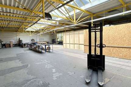 Halle in Tamm 2.702 € 386 m² zimmer