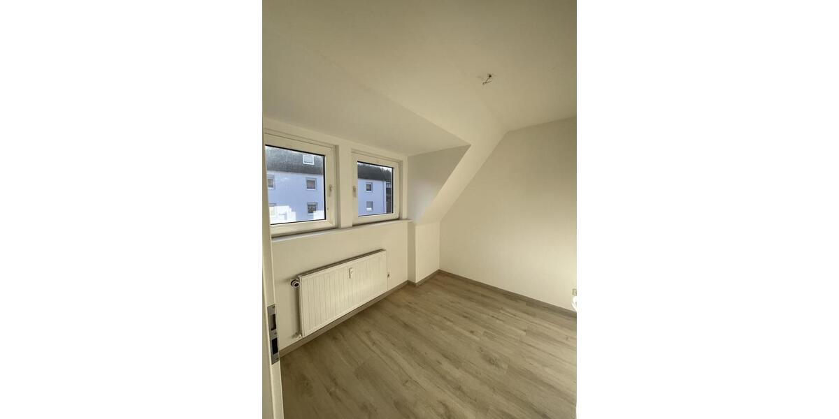 Dachgeschoßwohnung Plettenberg - 3 Zimmer, 50 m&sup2;, 340&euro; | Angebot:24616294