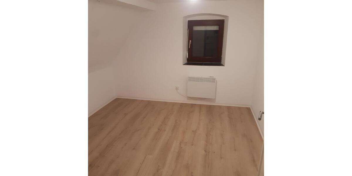 Einfamilienhaus Lauterhofen - 4 Zimmer, 70 m&sup2;, 900&euro; | Angebot:26102323