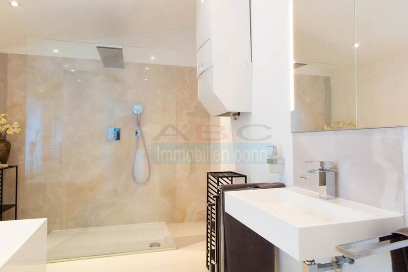 Exklusive PendlerWohnung, möbliert, ca.75 m², Maisonette, EBK, in ruhiger Citylage von Bad Godesberg