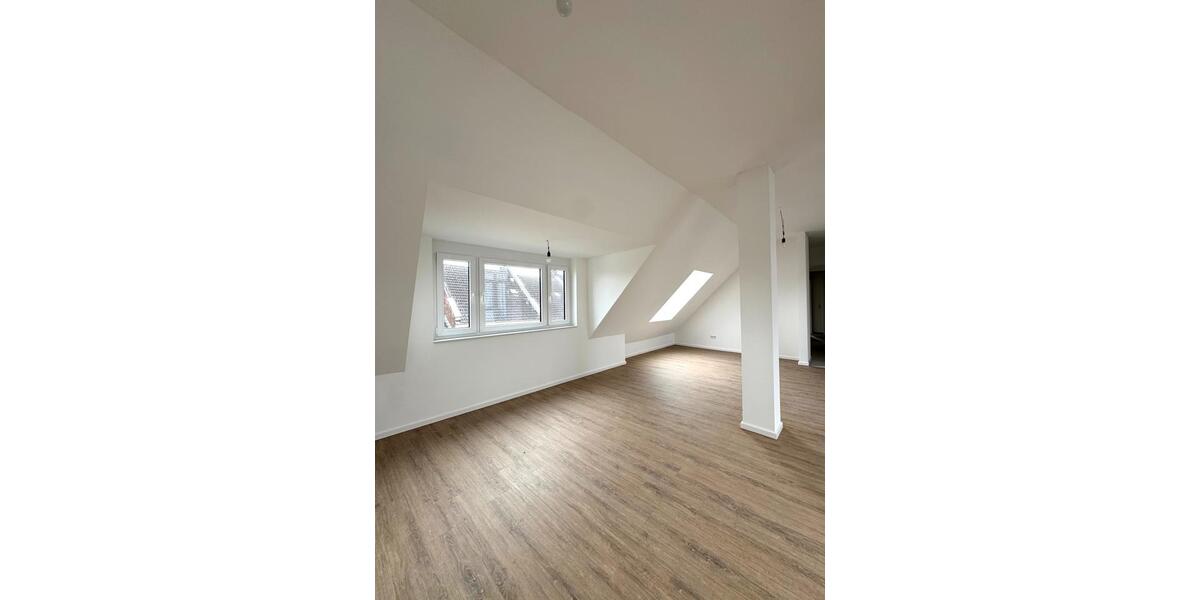 Dachgeschoßwohnung Siegburg - 3 Zimmer, 100 m&sup2;, 1.280&euro; | Angebot:25854384