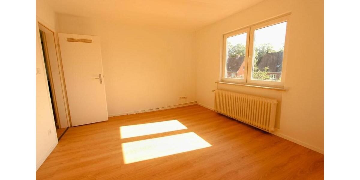 Dachgeschoßwohnung Wilhelmshaven - 3 Zimmer, 65 m&sup2;, 400&euro; | Angebot:26687655
