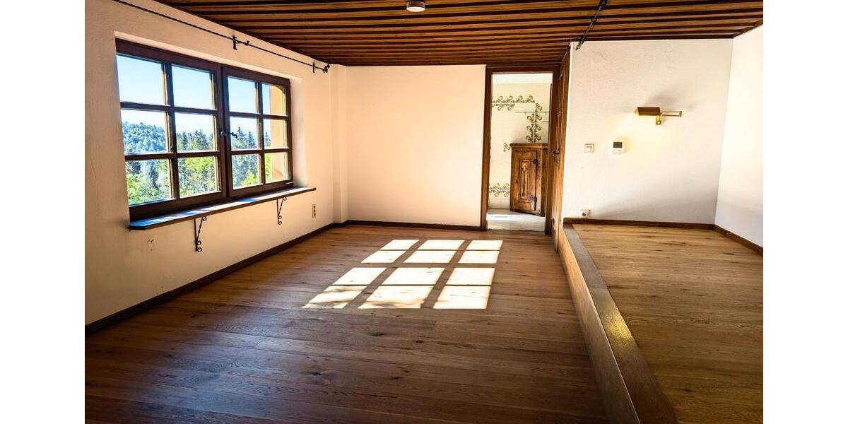 Maisonettenwohnung Dachsberg (Südschwarzwald) - 5 Zimmer, 150 m&sup2;, 1.450&euro; | Angebot:26677366