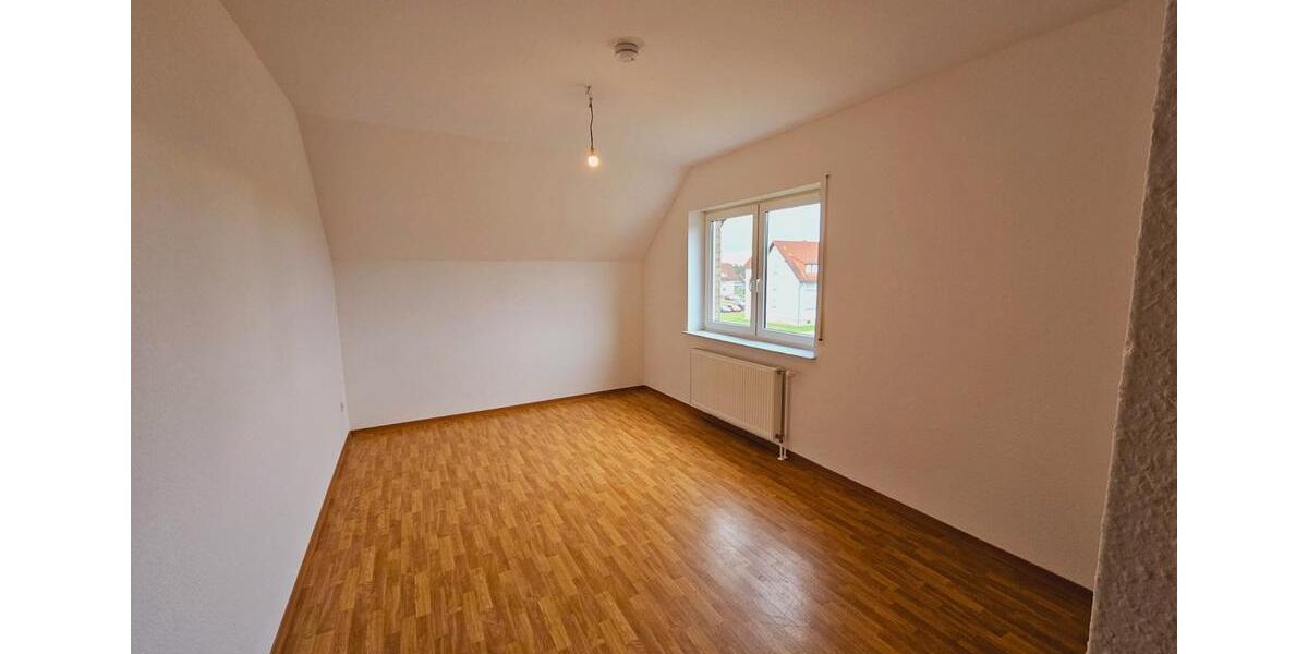 Dachgeschoßwohnung Zerbst (Anhalt) Leps - 3 Zimmer, 80 m&sup2;, 350&euro; | Angebot:26136850