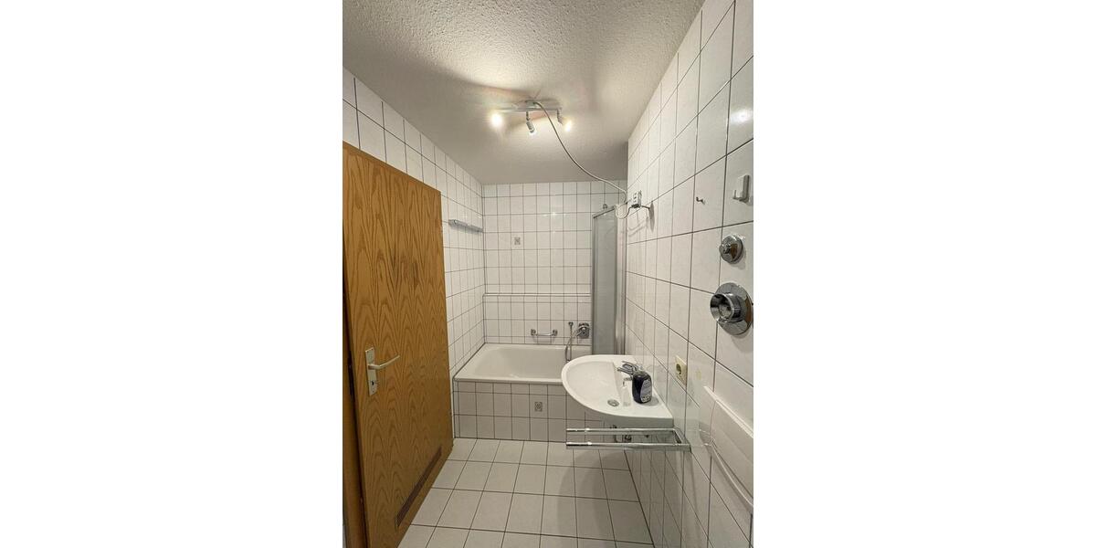 Etagenwohnung Pfullingen - 2 Zimmer, 61 m&sup2;, 870&euro; | Angebot:25752022