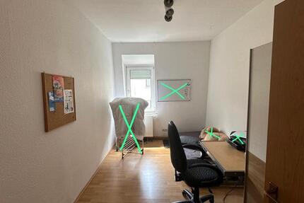 Privatzimmer mit Abstellraum im Zentrum von Schweinfurt. 2 zimmer