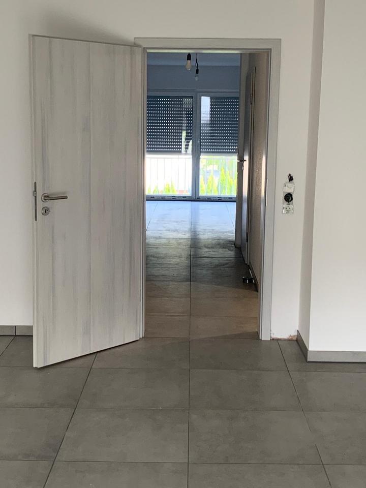 Lichtdurchflutete Dachgeschoßwohnung, kernsaniert in MolsbergWW