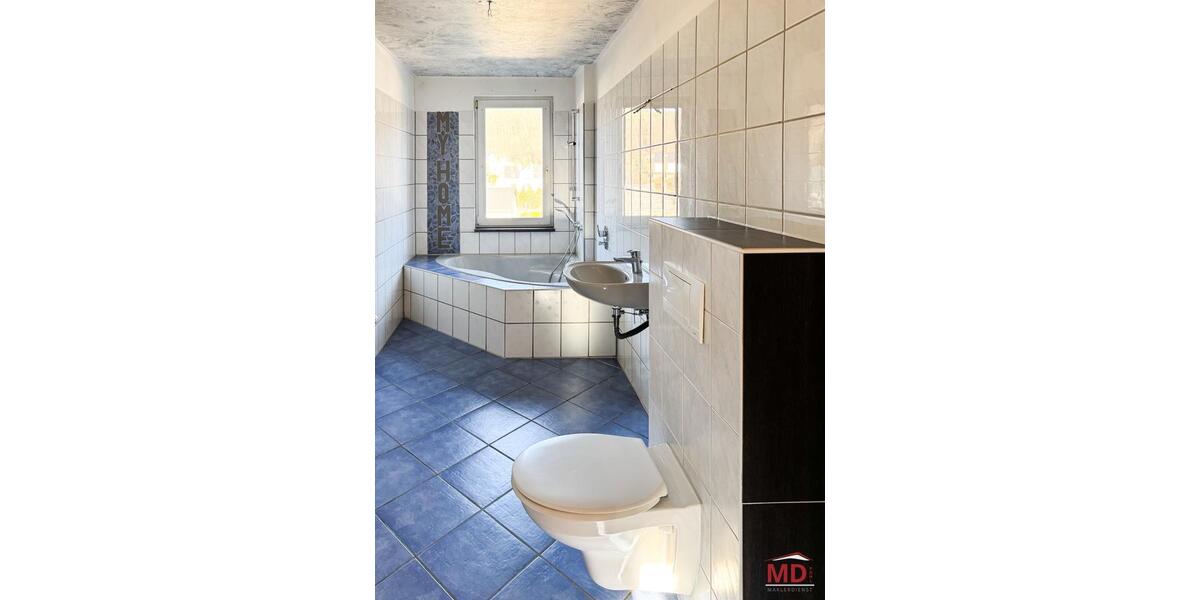Dachgeschoßwohnung Oelsnitz (Erzgebirge) - 5 Zimmer, 95 m&sup2;, 550&euro; | Angebot:26152231