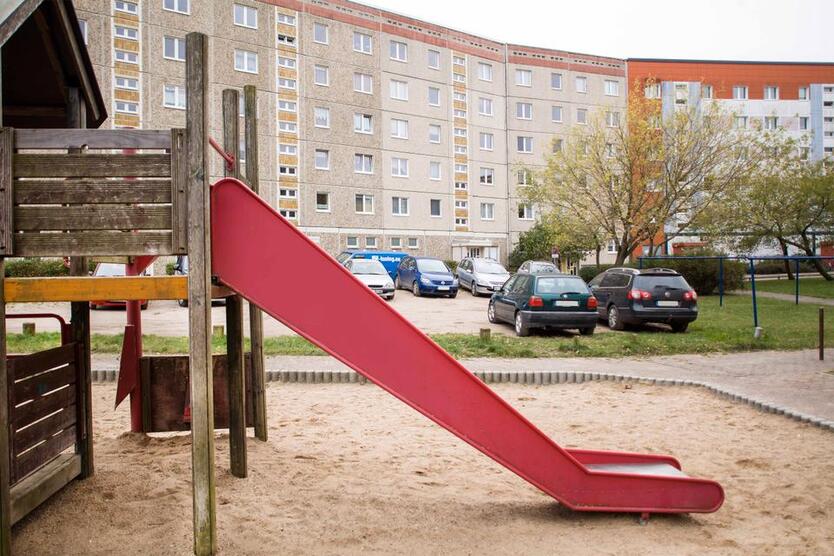 ... mit Balkon und Küche mit Fenster ... zimmer