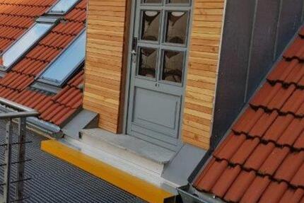 Möblierte Dachgeschosswohnung nahe Klinikum 2 zimmer