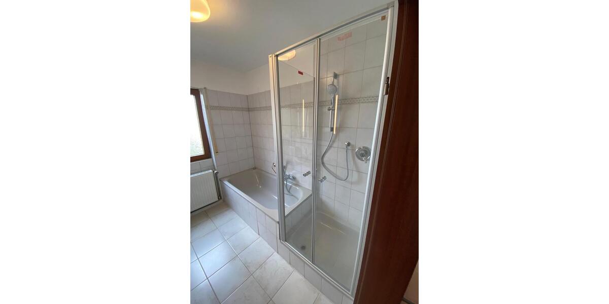 Etagenwohnung Ingelheim am Rhein - 3 Zimmer, 96 m&sup2;, 1.250&euro; | Angebot:26286695