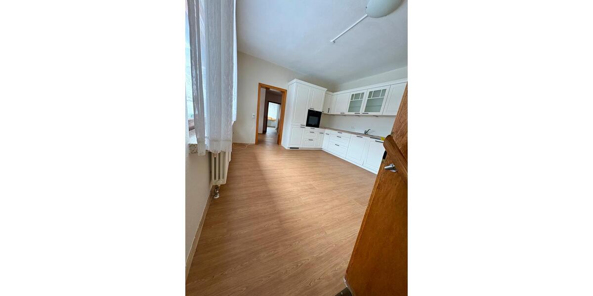 Erdgeschoßwohnung Warmsen - 5 Zimmer, 140 m&sup2;, 980&euro; | Angebot:24841344